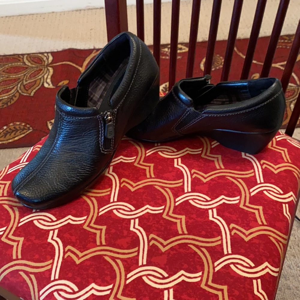 Shoes - Picture 12 of 13